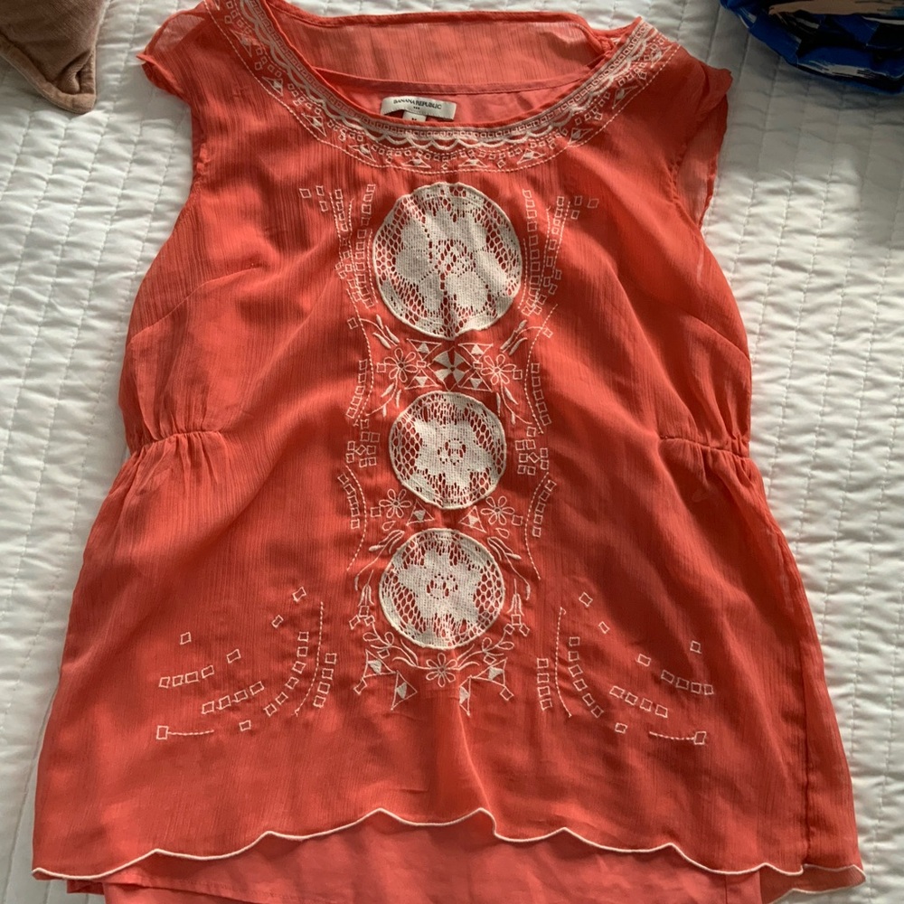 Banana Republic top blouse embroidered size M